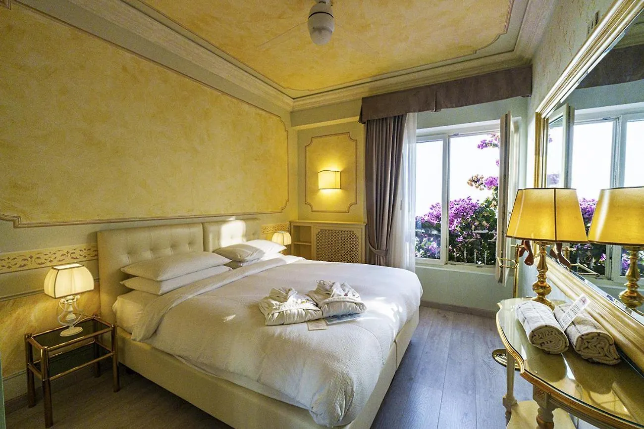 Hotel Villa Florida & Suite Apartments Gardone Riviera 4*,  Itálie