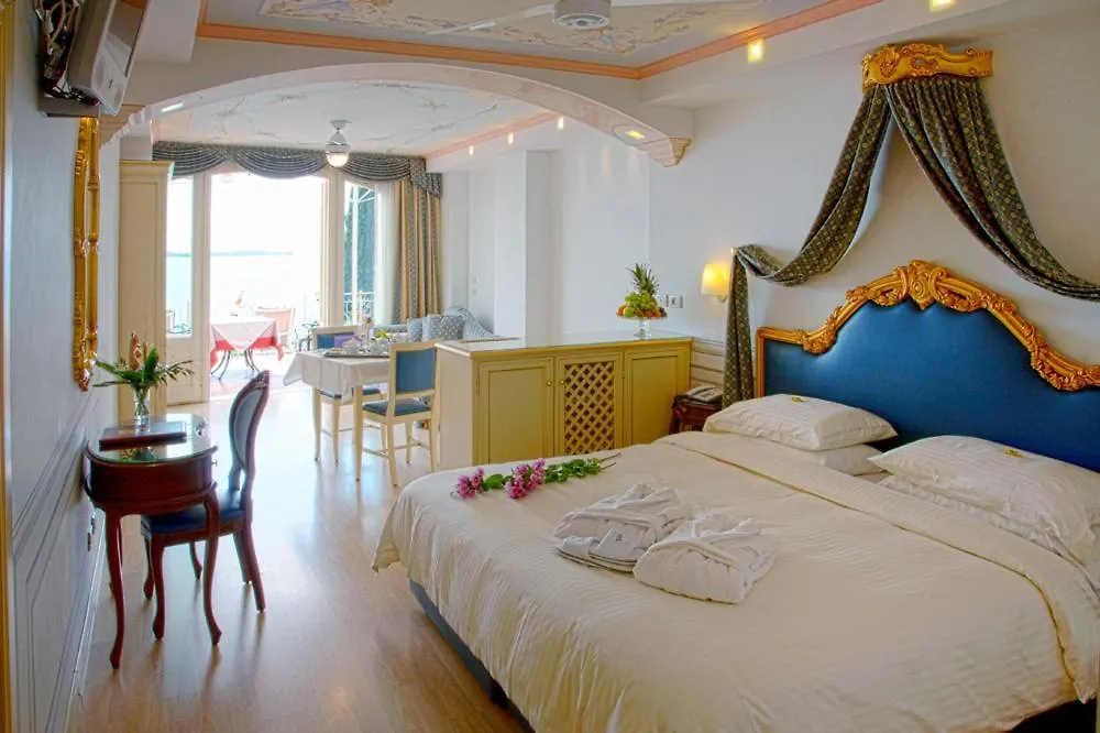 Hotel Villa Florida & Suite Apartments Gardone Riviera 4*,