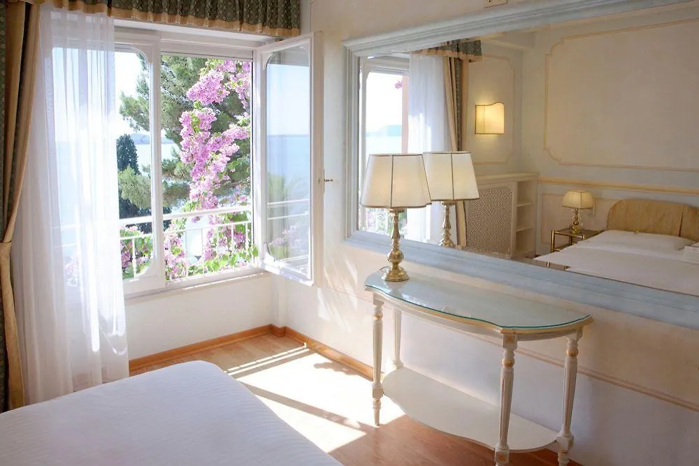 Hotel Villa Florida Suites&Suite Apartments Gardone Riviera 4*,  Italia