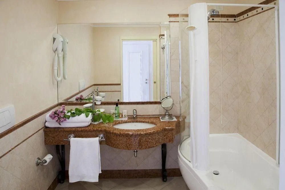Hotel Villa Florida & Suite Apartments Gardone Riviera