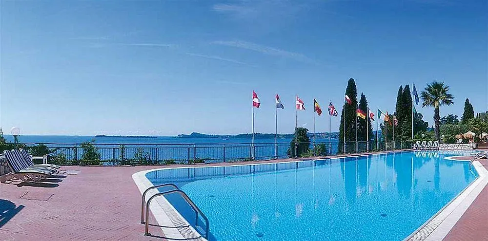 Hotel Villa Florida Suites&Suite Apartments Gardone Riviera 4*,
