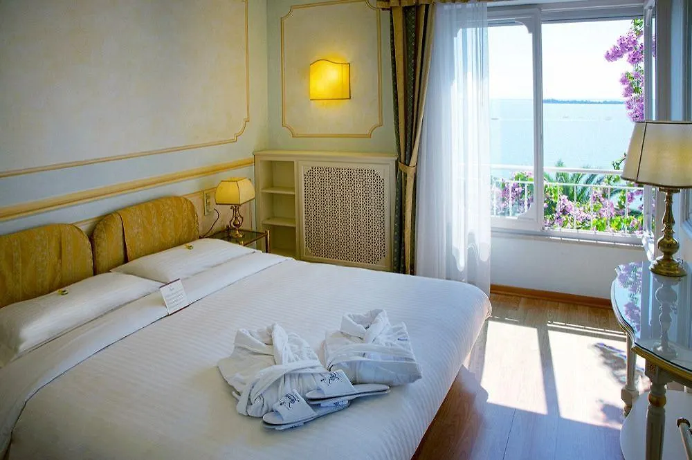 Hotel Villa Florida & Suite Apartments Gardone Riviera 4*,  Italy